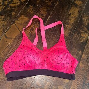 Victoria’s Secret VSX sport hot pink geodesic zip 34A bra